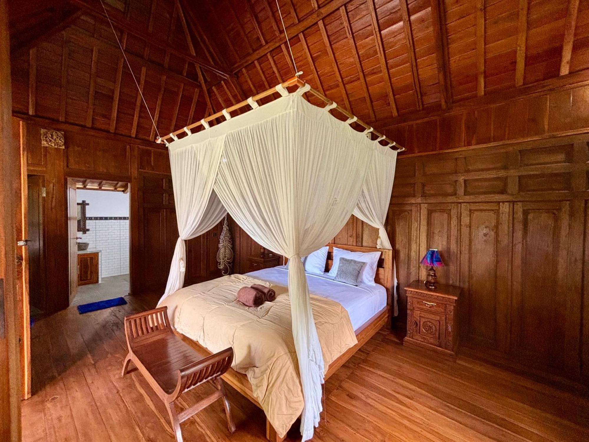 Di Abian Villas 아메드 객실 사진