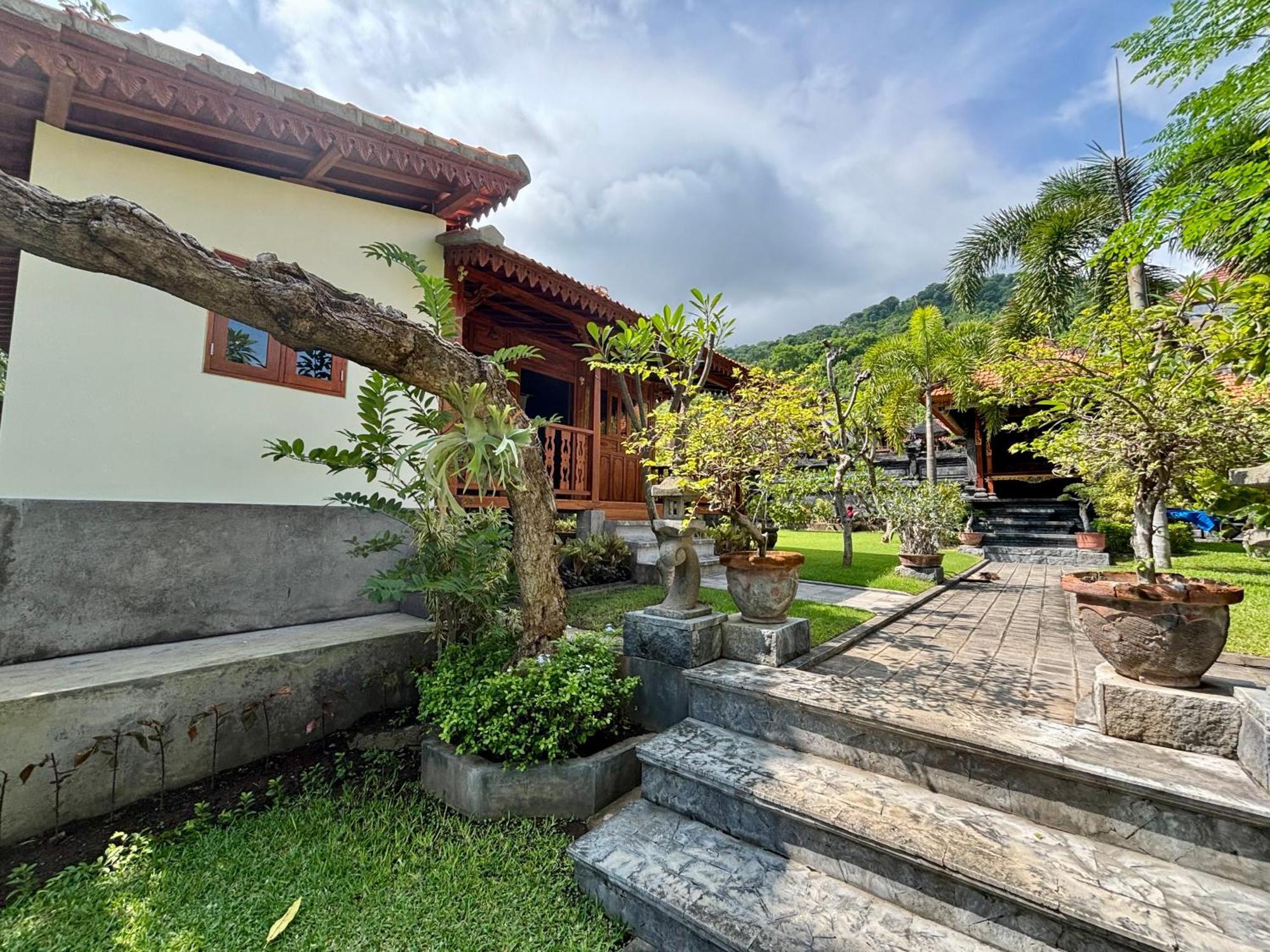 Di Abian Villas 아메드 외부 사진